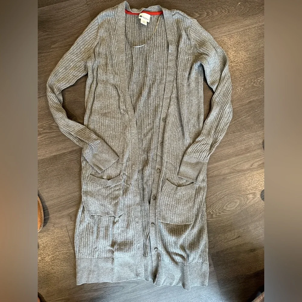 Sweater - Picture 1 of 2